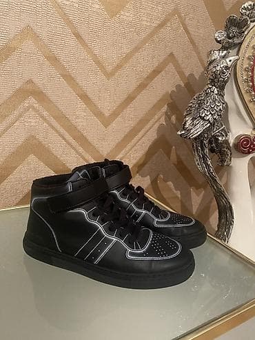 Rəng - Qara Krossovkalar, Ölçü: 38, Uniseks