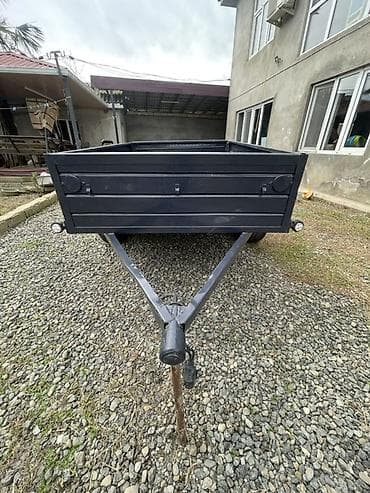 3 tekerlekli moped: Yük qoşqusu – minik avtomobili üçün - Korpus: metal, tam qapalı — 4