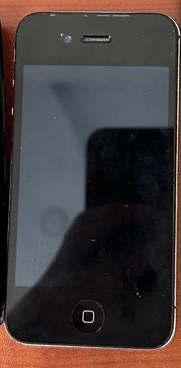 iphone 16 satis: IPhone 4, Qara — 2