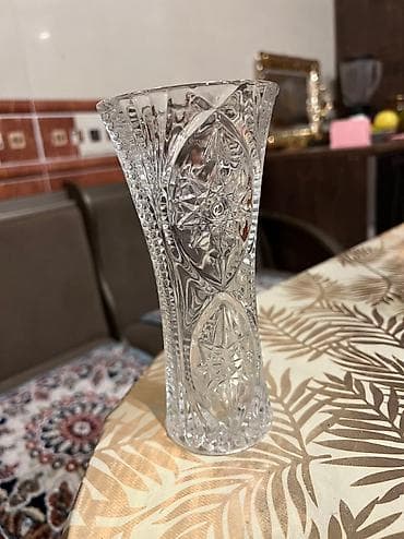 gul qablari: Guldan xurustal — 1