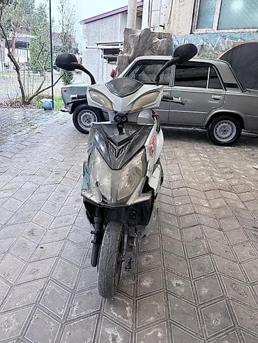 renault laguna ehtiyat hisseleri: Moon brand — 1