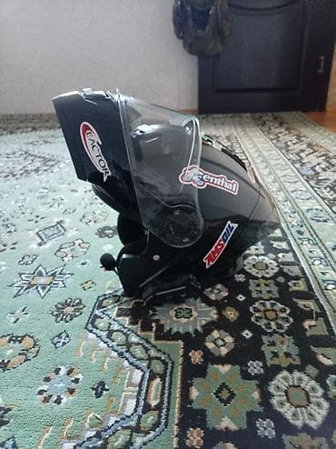 Moto dəbilqə – modulyar (açılıb-bağlanan) tip. Xüsusiyyətlər: -