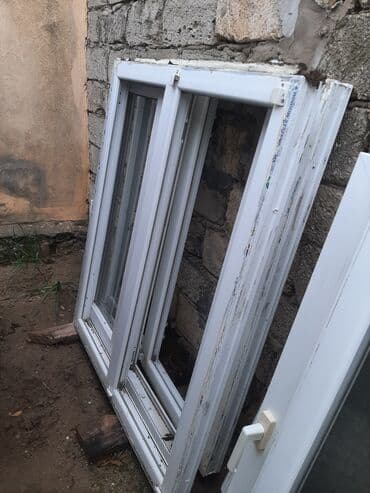 Деревянные окна: Б/у Двухкамерное Пластиковое окно, Ширина: 100 см, Длина: 120 см, Платная установка — 1