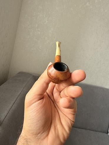 Tənbəki İtalya brendidir, briar ağacınan hazırlanıb. Briar olduğu — 7