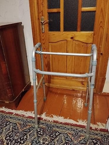 Yürüteç (gəzinti çərçivəsi) - Yüngül alüminium konstruksiya – daşımaq