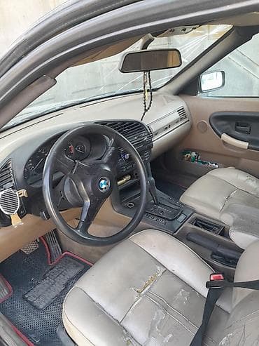 mator vaz: BMW 3 Series E36 sedan - Mühərrik: benzin, 6 silindir (şəhərdaxili — 10
