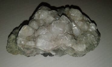 ayaq ustu saat: Mineral daş — 1