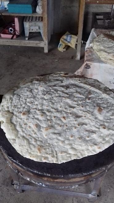 masa kafe: Metall soba üzərində lavaş/sac çörəyi bişirmək üçün sənaye tipli sac — 3