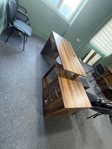 белый офисный стол: Ofis mebelləri dəsti (ümumilikdə 1 kompyuter oturacaq,2 sadə qonaq — 6