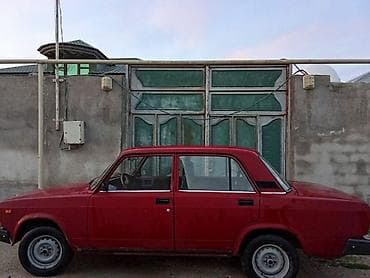 VAZ 2107, qırmızı rəng, sedan kuzov Xüsusiyyətlər: bez krasqa bez — 3