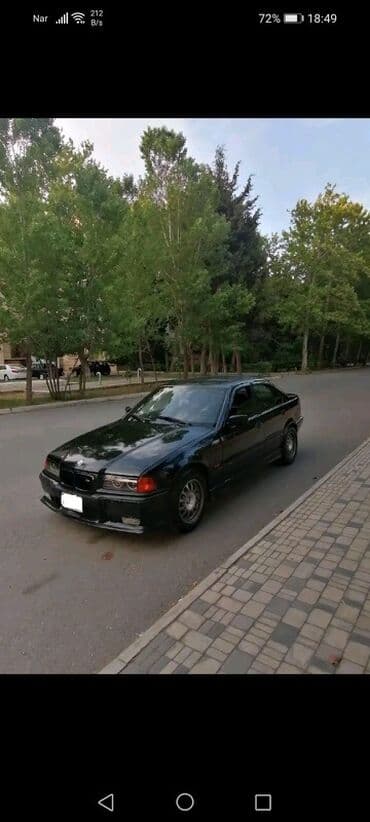 bmw 3 серия 325ix kat: BMW 3 Series E36 sedan – qara rəngli, 4 qapı. Xüsusiyyətlər: - Kuzov — 3