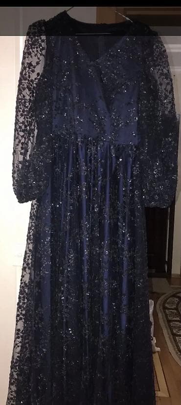 Otelyede dikilib 300m,1defe geyinilib 40m satılır razmer (44-46 — 2