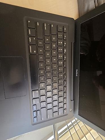 mac pudra: Apple MacBook (qara rəng, polykarbonat gövdə) – klassik model - Ekran — 3