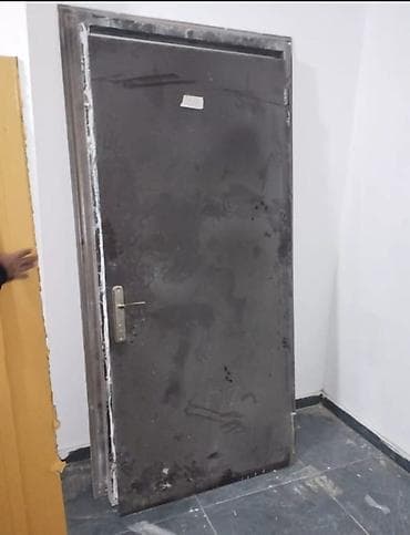 seyif qapl: Seyf qapi 150 azn olcu 90×205 . Istifade olunmayibcixarilib. Unvan — 1