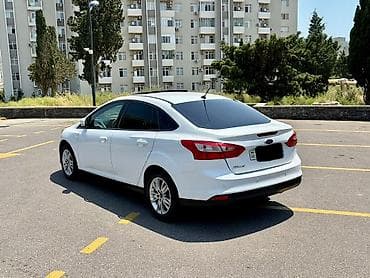 lincoln mkz: Ford Focus: 1.5 l | 2014 il 142517 km Sedan — 5