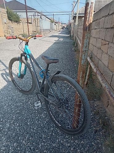 Şəhər və yüngül off-road üçün universal velosiped. Xüsusiyyətlər: -