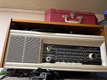 Velosiped ehtiyyat hissələri: Retro məişət radio-pleyer (lampalı) – “Рекорд 68-2” - Korpus: taxta — 1