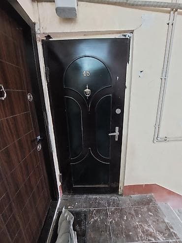 keci pendiri: Dəmir giriş qapısı — mənzil və ya ofislər üçün. Xüsusiyyətlər: - — 1