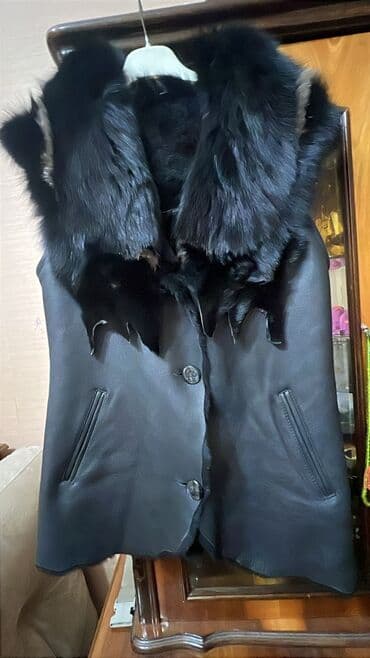 женские меховые жилеты: Жилет, цвет - Черный — 1