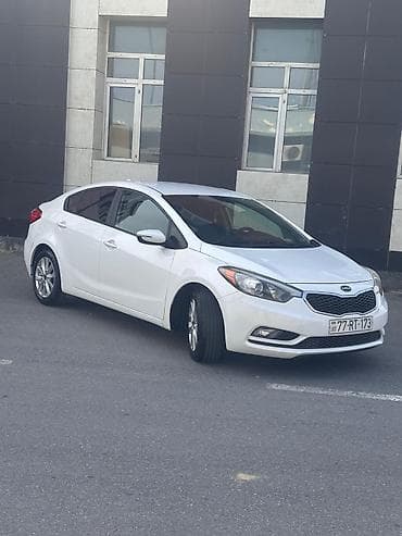 2015: Kia Forte sedan – ağ rəng, 4 qapı, AZ dövlət nömrə nişanı 77-RT-173 — 2