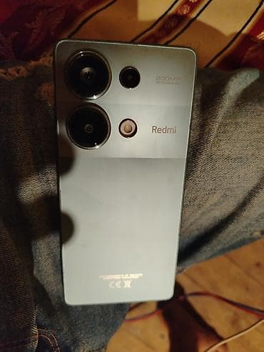 Redmi smartfon – arxa paneldə iri kamera modulu və 200 MP yazılı əsas