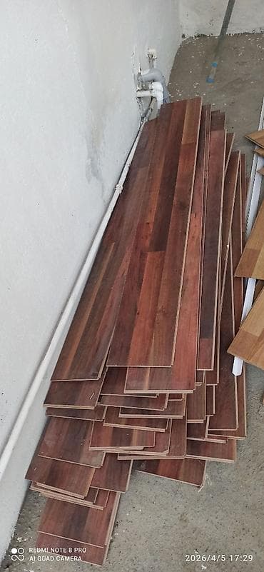 Laminat döşəmə taxtaları – Usten cixma laminat yaxsi vezyetde satilir