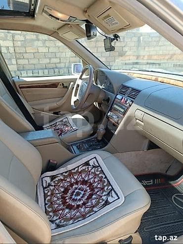 fort mustang 1967: Mercedes-Benz C-Class: 2.3 l | 1998 il Sedan — 8