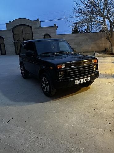 turbo.az vaz 21010: Lada 4x4 (Niva) — qara rəngli, 3 qapılı SUV Bez kraka. 2019 12 ci ay — 3