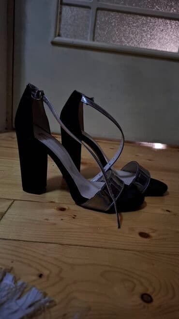 parca krasofkalar: 50 manata alinib. 1 2 defe toya geynilib yeni kimidir. - Rəng: qara — 2