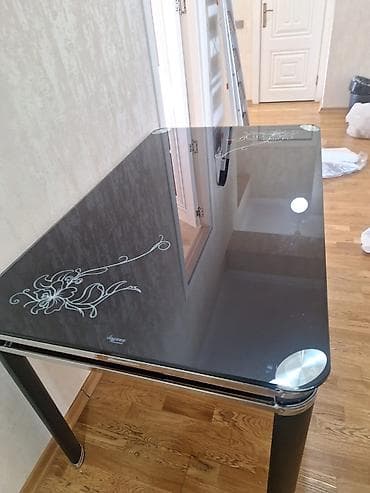 islenmis stol stullar: Stol böyük Eni - 80sm, uzunluğu -1m 35sm Qiyməti 200m Əlaqə : 050 — 1