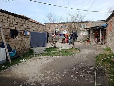 Гаражи: Sabuncu 25 nomreli mektebin yani yola 100 mert 2 dene 2 otaqli 600 azn — 2