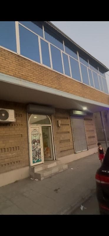 İcarəyə verilir: küçəyə çıxışı olan geniş kommersiya sahəsi -