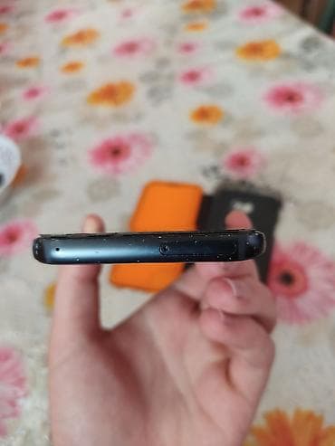 telefon ucuz: Samsung Galaxy A3 2017, 16 GB, rəng - Qara, Barmaq izi — 6