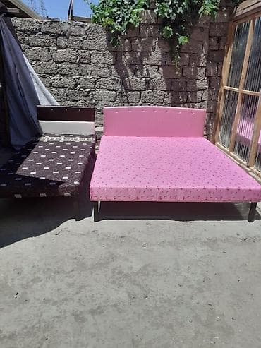 yeni stol: Çarpayı Taza hazırı var Çatdırılma münasib qiymətə 1 nəfərlik 50 manat — 1