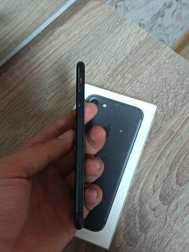 поясная машина бу: IPhone 7, 32 ГБ, Черный, Отпечаток пальца, Face ID — 4
