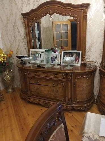qapil: Klassik üslubda dəst vitrin və bufet mebeli - Material: ağac karkas — 1