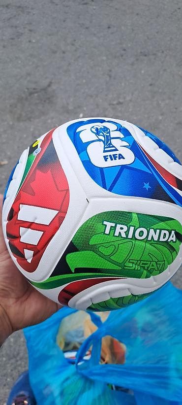 Məhsul: Futbol topu – Adidas, ölçü 5 Təsvir: - Rəngarəng dizayn: ağ