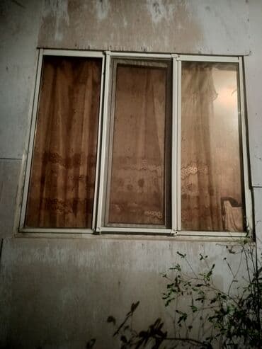 Digər tikinti materialları: İkiqat şüşə paketi Plastik pəncərə, Еni: 130 sm, Uzunluğu: 110 sm — 1