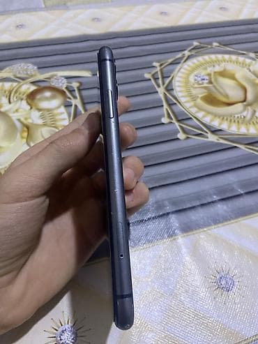 IPhone 11, Qara, Face ID — 8