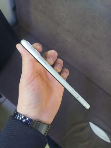 iphone 11 qutu: IPhone 11, 64 GB, Ağ, Simsiz şarj — 4