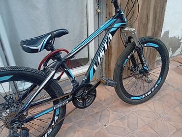 cube velo: Vista dağ velosipedi - Çərçivə: yüngül alaşımlı, qara-mavi rəng — 2