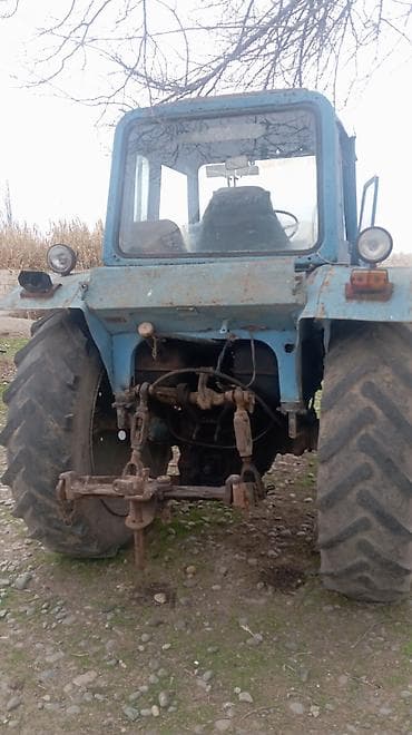 Aksesuarlar və tüninq: Minsk MTZ-80 traktor - Rəng: göy - Kabinli, geniş görünüşlü ön şüşə — 10