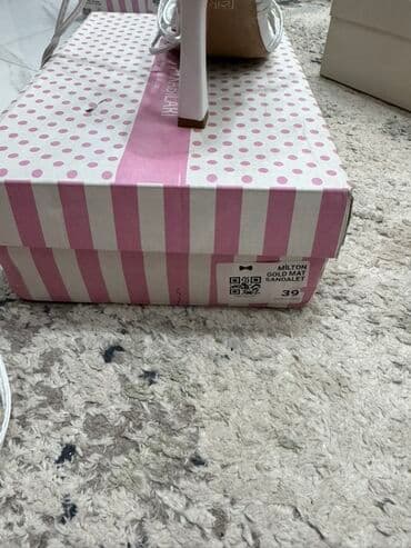 женские босоножки на танкетке: Ölçü: 39, rəng - Ağ, Yeni — 3