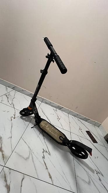 Samokatlar: Şəhər üçün yüngül və praktik scooter - Material: möhkəm alüminium — 1