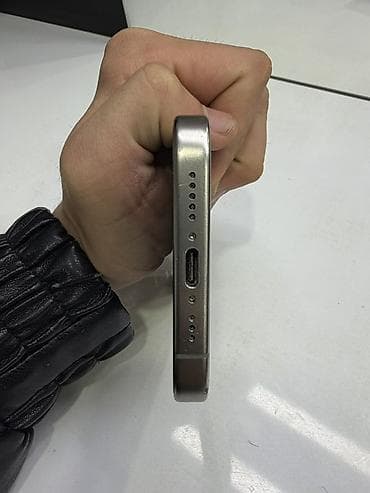 alfa term: IPhone 15 Pro, Natural Titanium, Face ID — 9