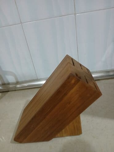 Digər mətbəx aksesuarları: Məhsul: Bıçaq dəsti üçün bambuk bıçaq bloku Təsvir: - Brend loqolu — 1