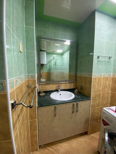 2 otaqlı mənzil vasitəçisiz: Sahil metrosunun yaxınlığında 3 mertebeli binanın 2-ci mərtəbəsində — 5