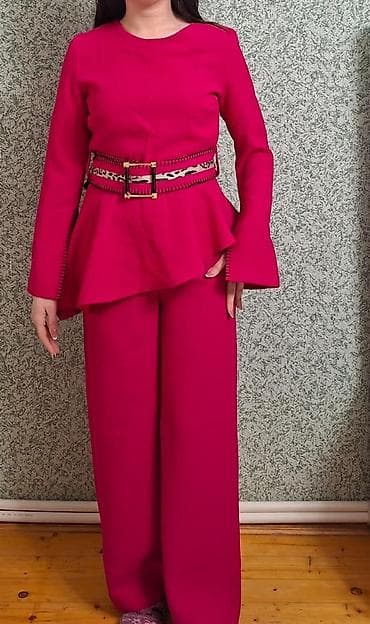 Cəmi 1dəfə geyinilib həride 100azn alınıb 50azna satılır lalafo.az -da Cəmi 1dəfə geyinilib həride 100azn alınıb 50azna satılır