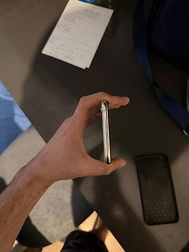 iphone 13 pro max ekran: IPhone Xs Max, 64 GB, White Titanium, Barmaq izi — 3