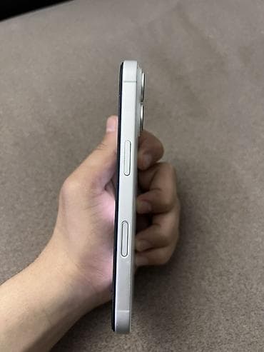 telefonlar 60 azn: IPhone 16, Ağ, Simsiz şarj — 5